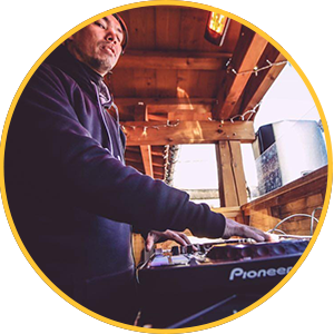DJ
